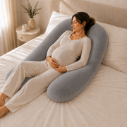 Almohada de embarazo ergonómica en U plata con modelo descansando